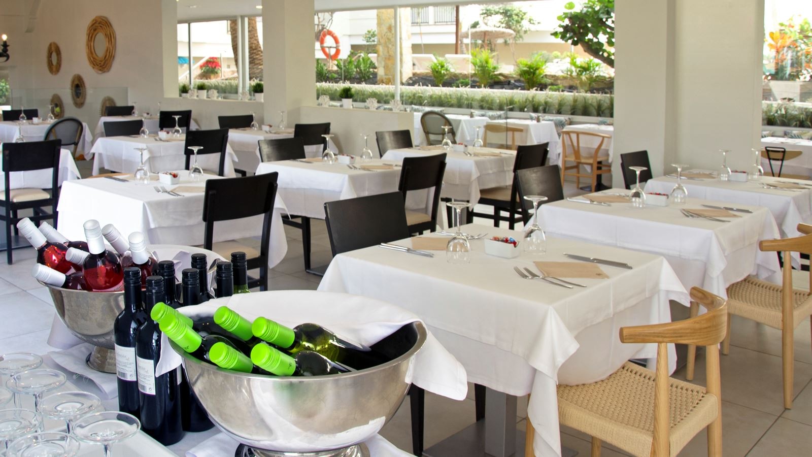 restaurants-restaurant