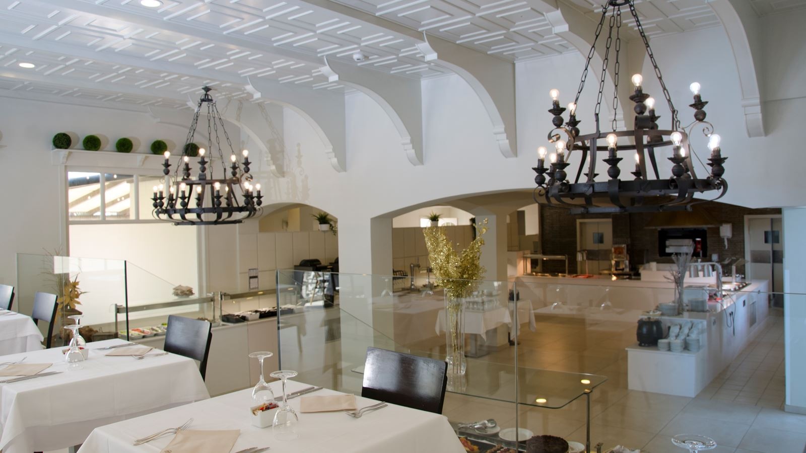 restaurants-restaurant