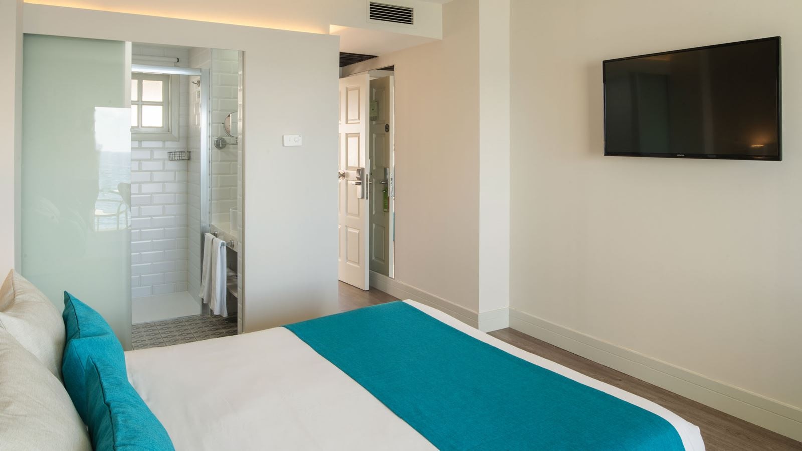 rooms-double-bedroom-standard-balcony-or-terrace