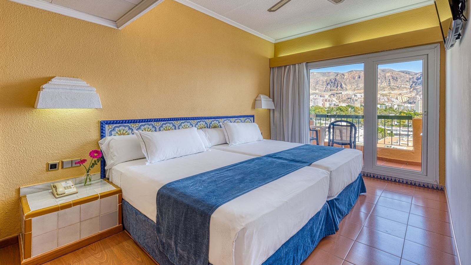 rooms-double-room-balcony-or-terrace