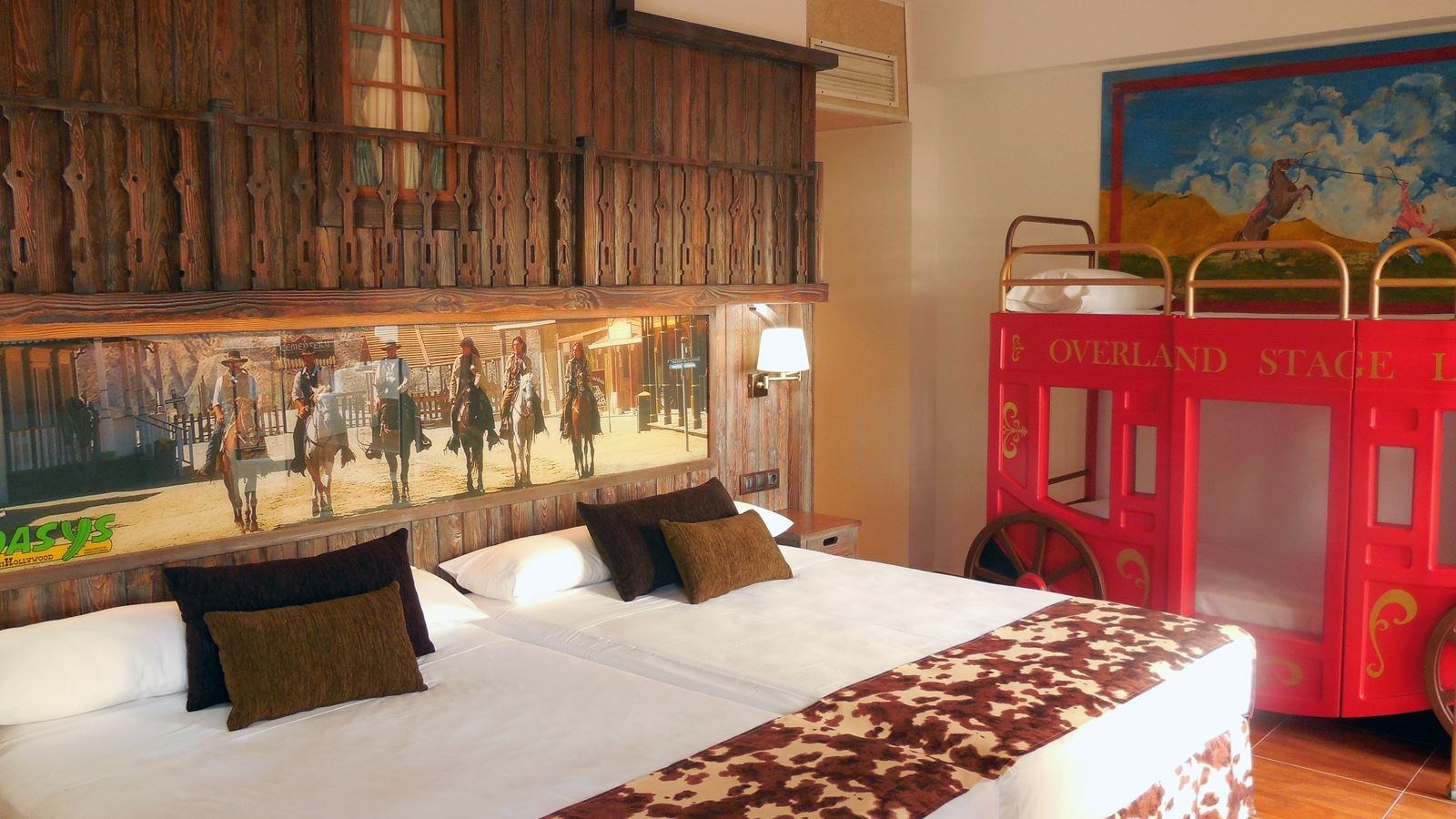 rooms-family-thematic-room-balcony-or-terrace