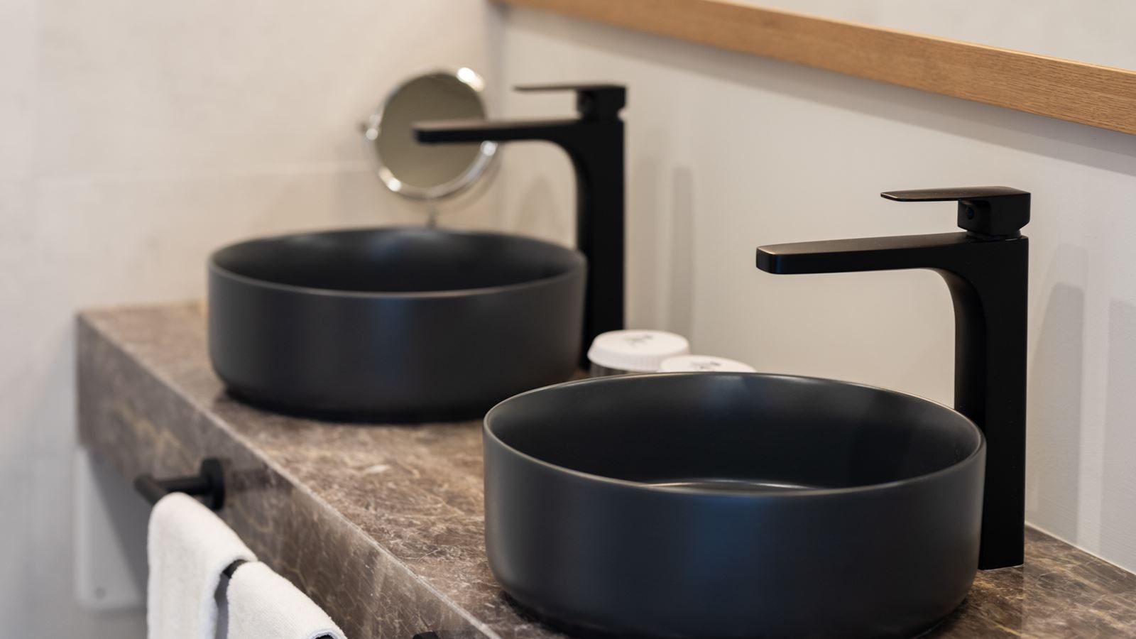 rooms-double-deluxe-superior-sea-view--dxsv