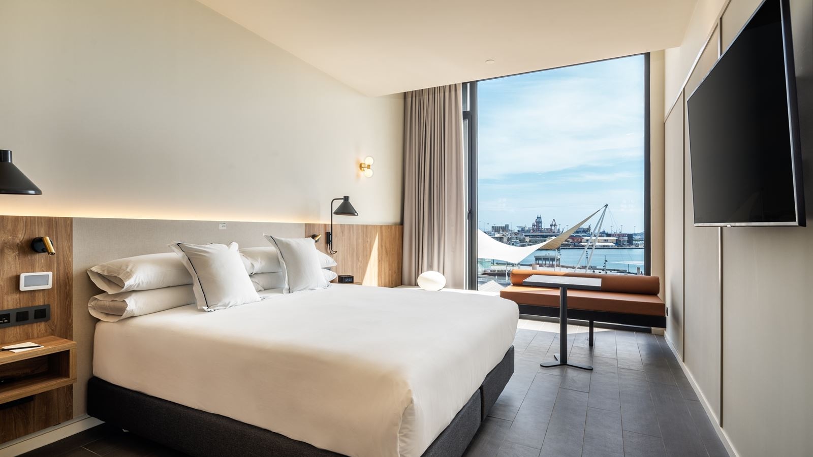 rooms-double-deluxe-superior-sea-view--dxsv