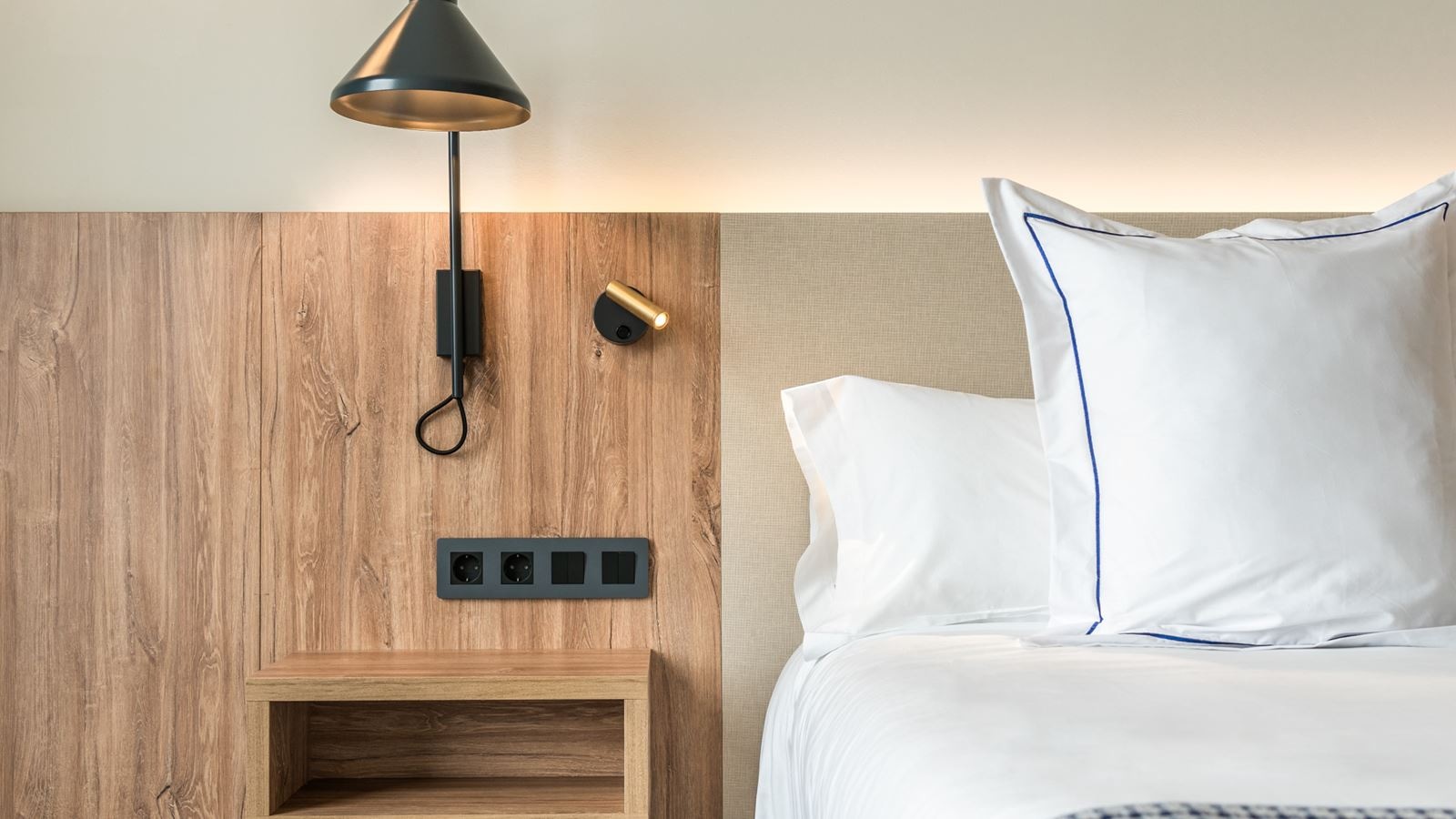 rooms-double-deluxe-superior-sea-view--dxsv