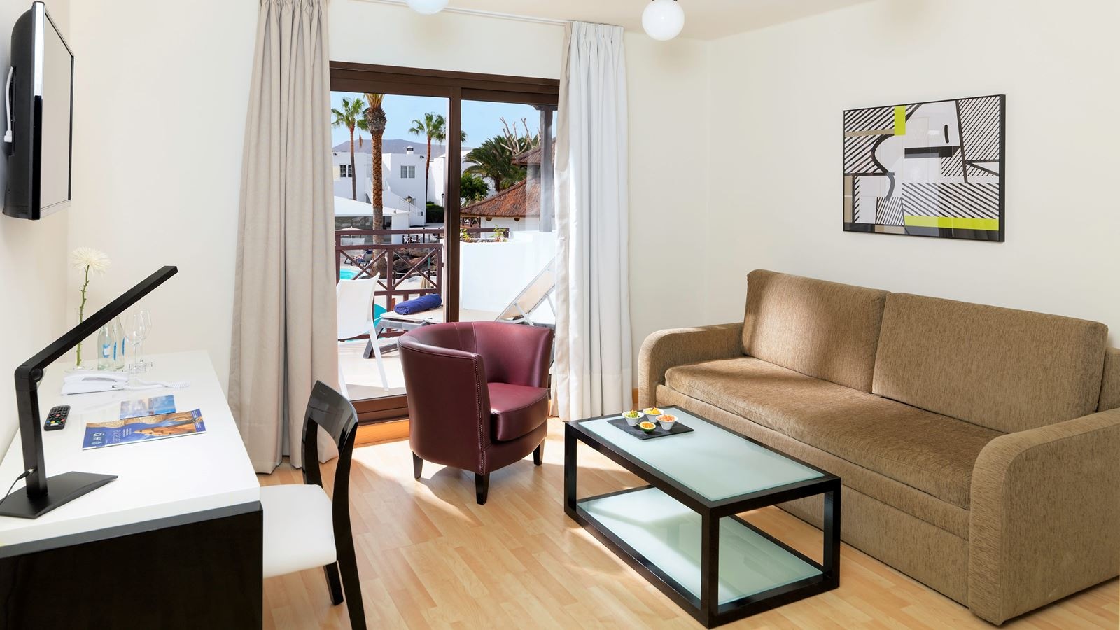 rooms-suite-poolview-balcony-or-terrace