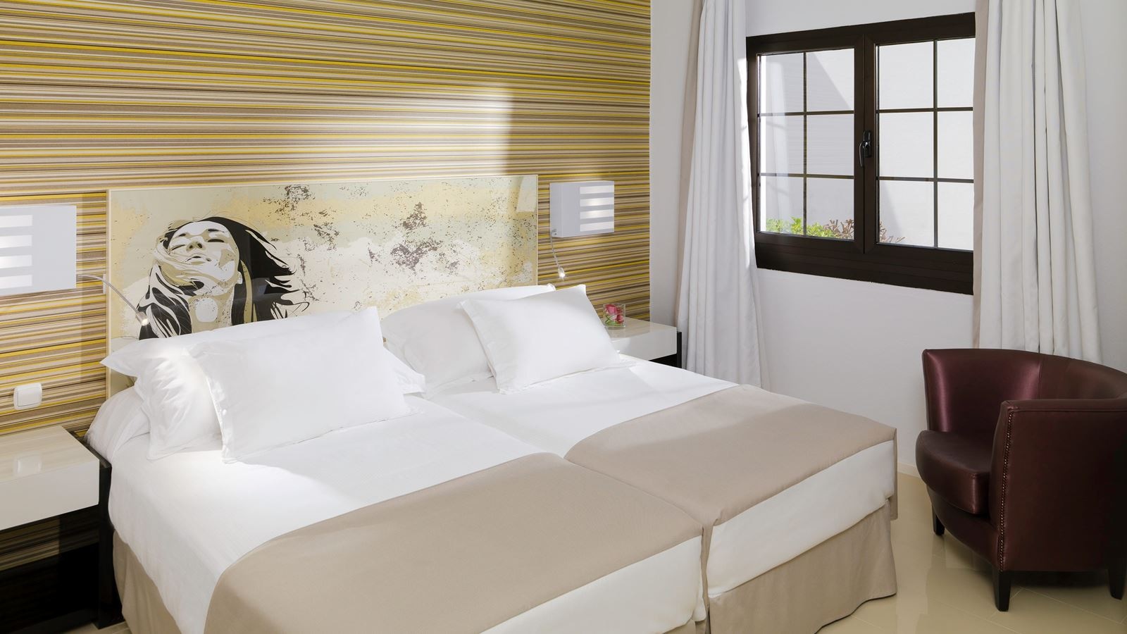 rooms-standard-suite-balcony-or-terrace