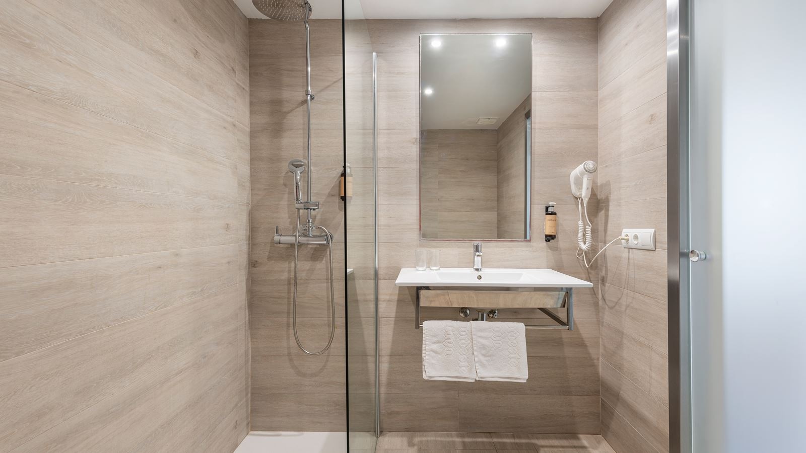 rooms-fa--family-room