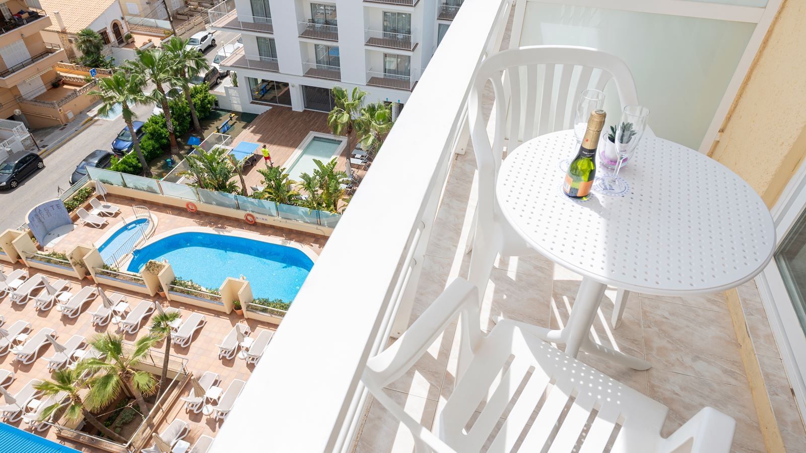 rooms-fa--family-room