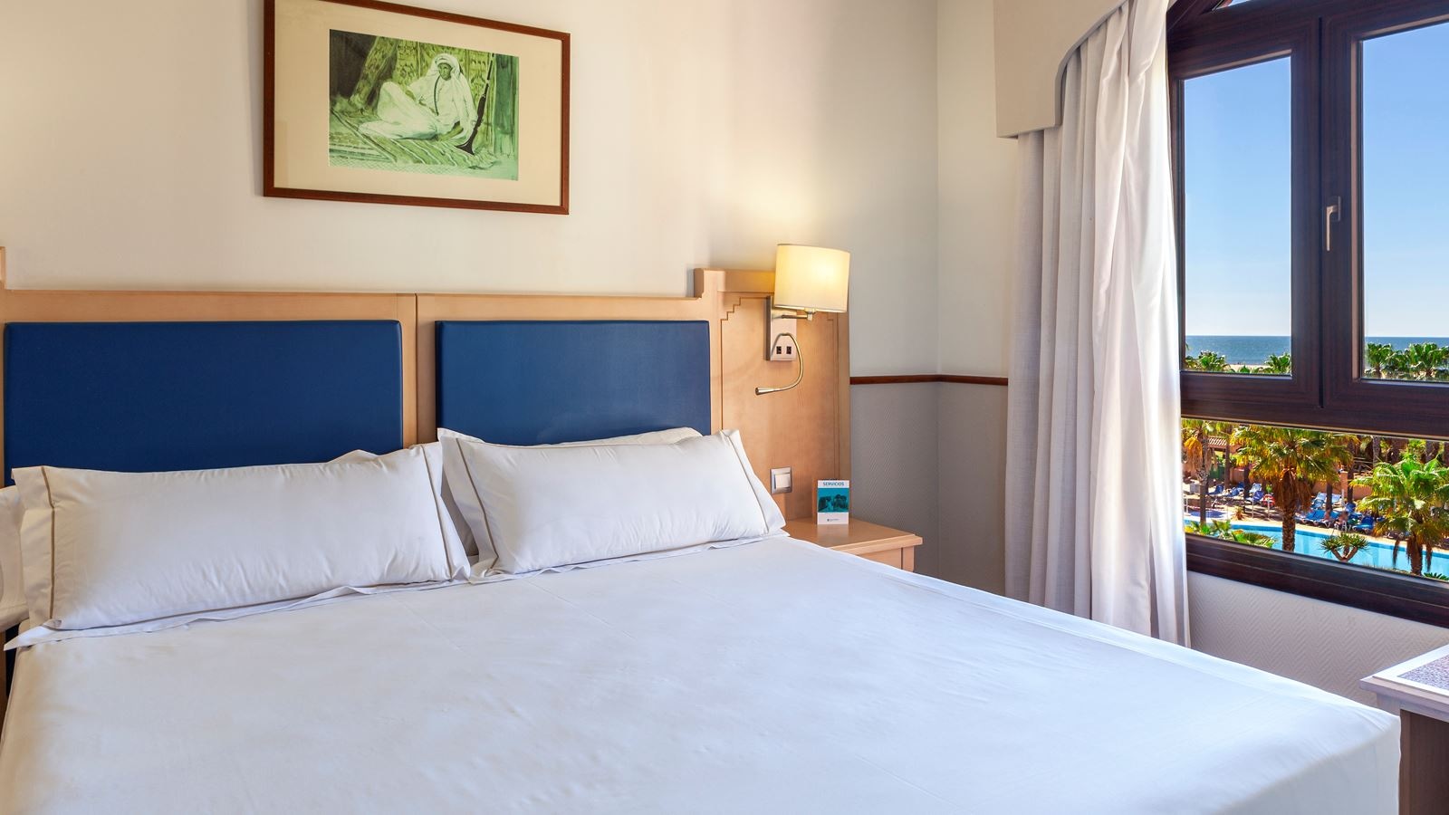 rooms-1-bedroom-superior-front-sea-view-apartment