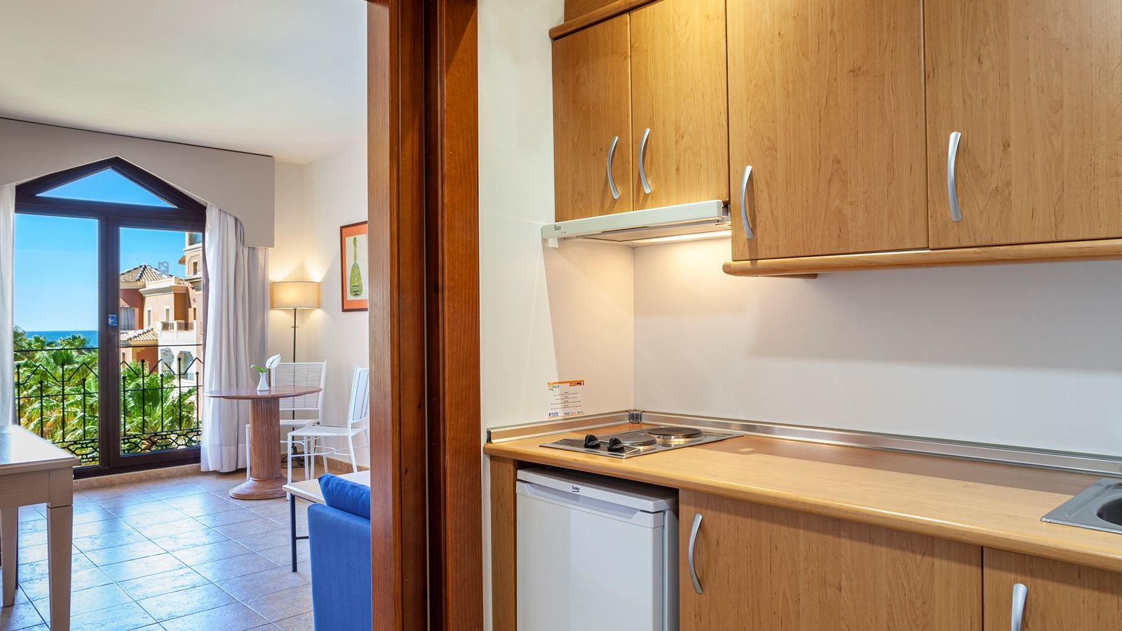 rooms-1-bedroom-superior-front-sea-view-apartment