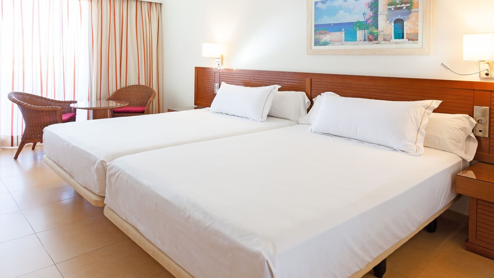 rooms-double-room-lateral-sea-view