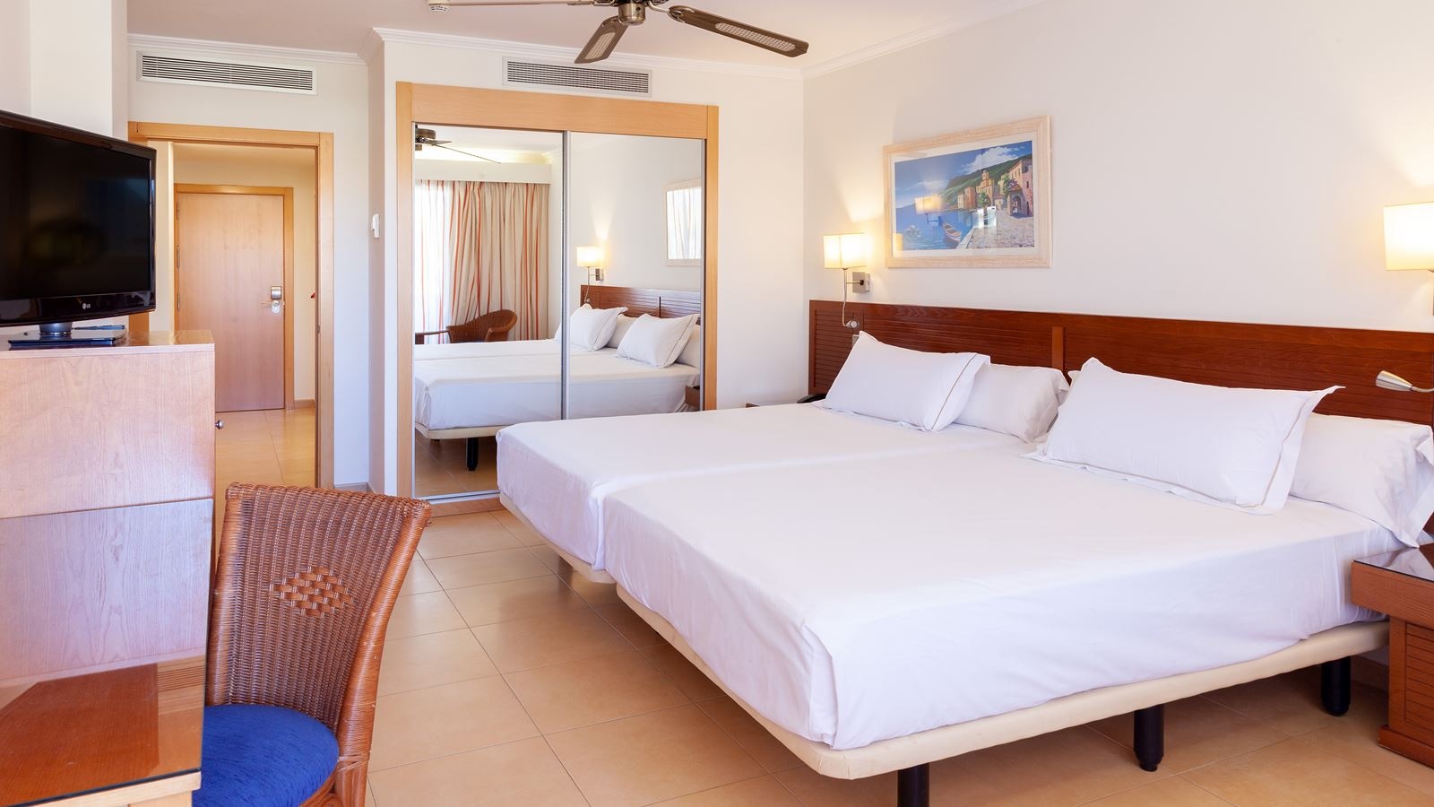 rooms-double-superior-lateral-sea-view