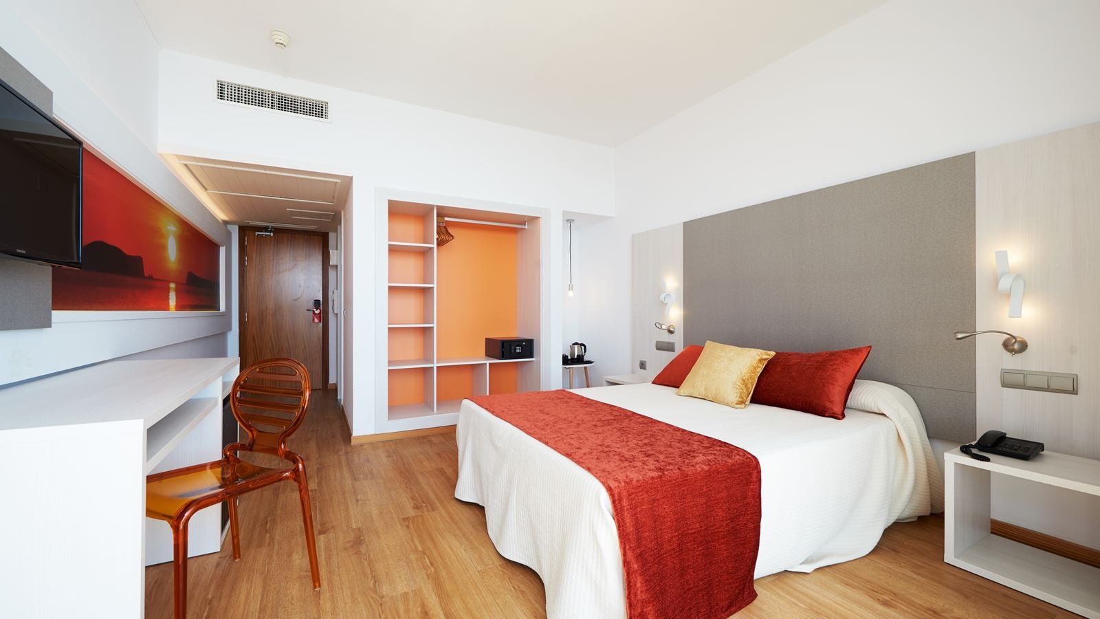 rooms-dv-db-tween-room-sea-view-with-balcony