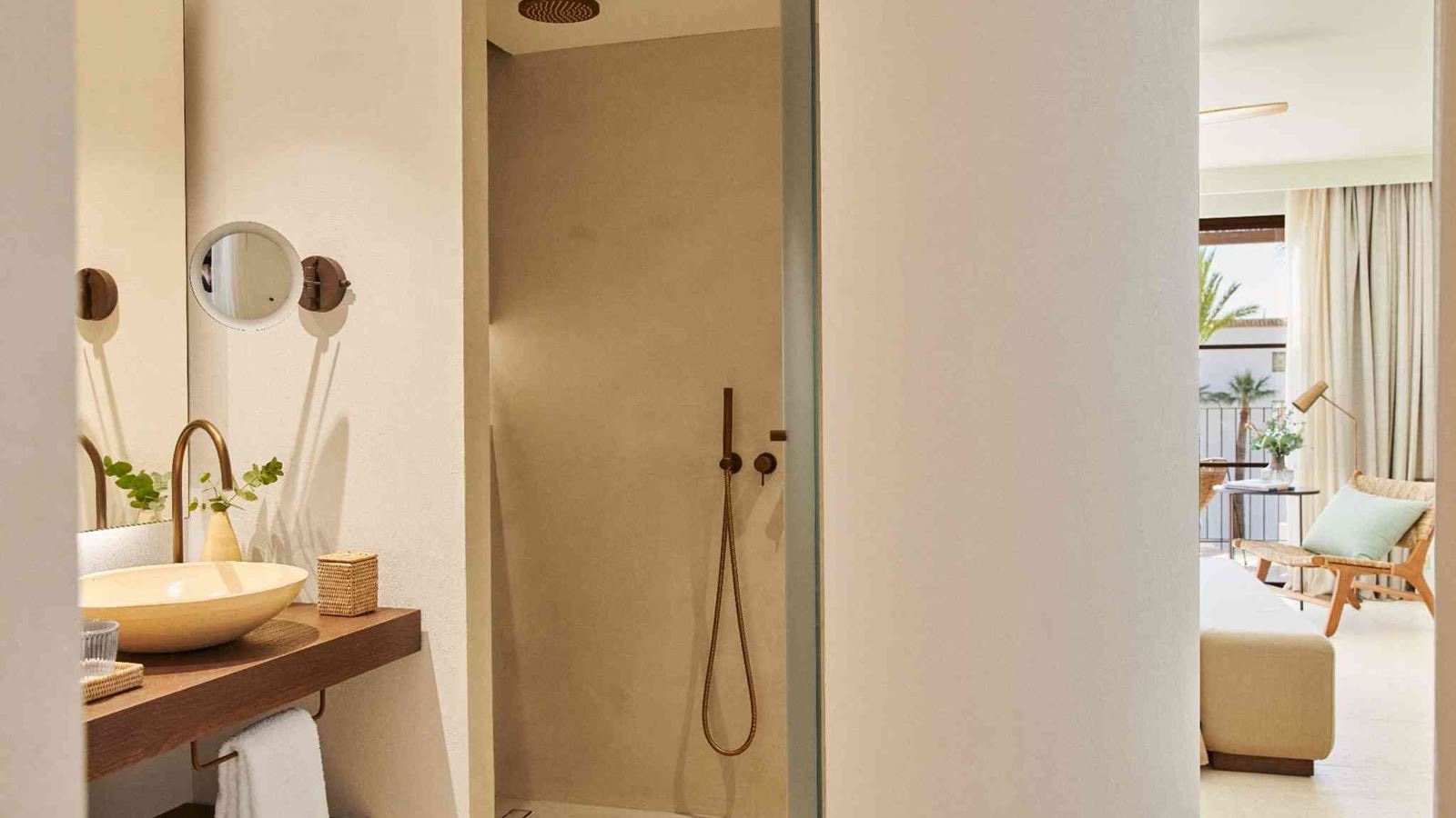 rooms-king-bed-deluxe-room