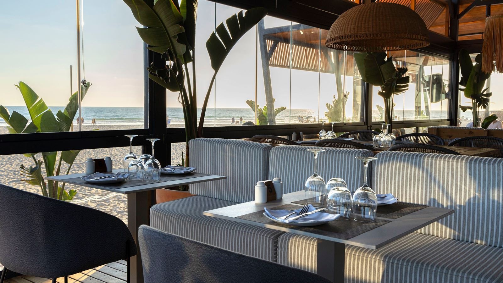 restaurants-beach-restaurant