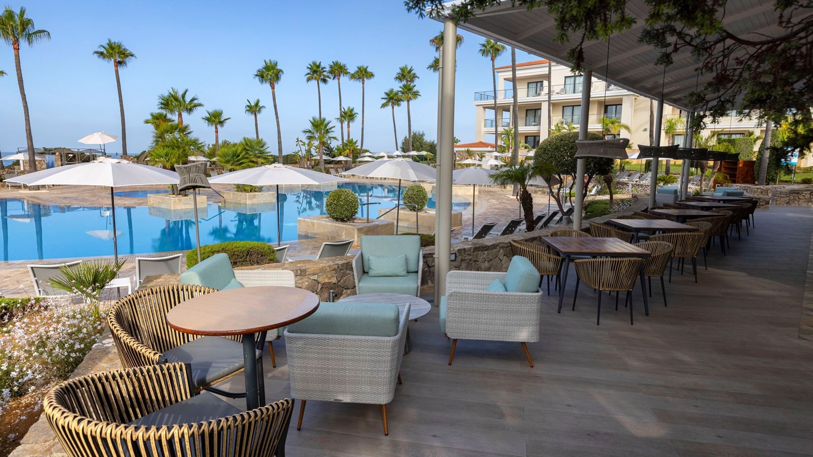 restaurants-snack-pool-bar