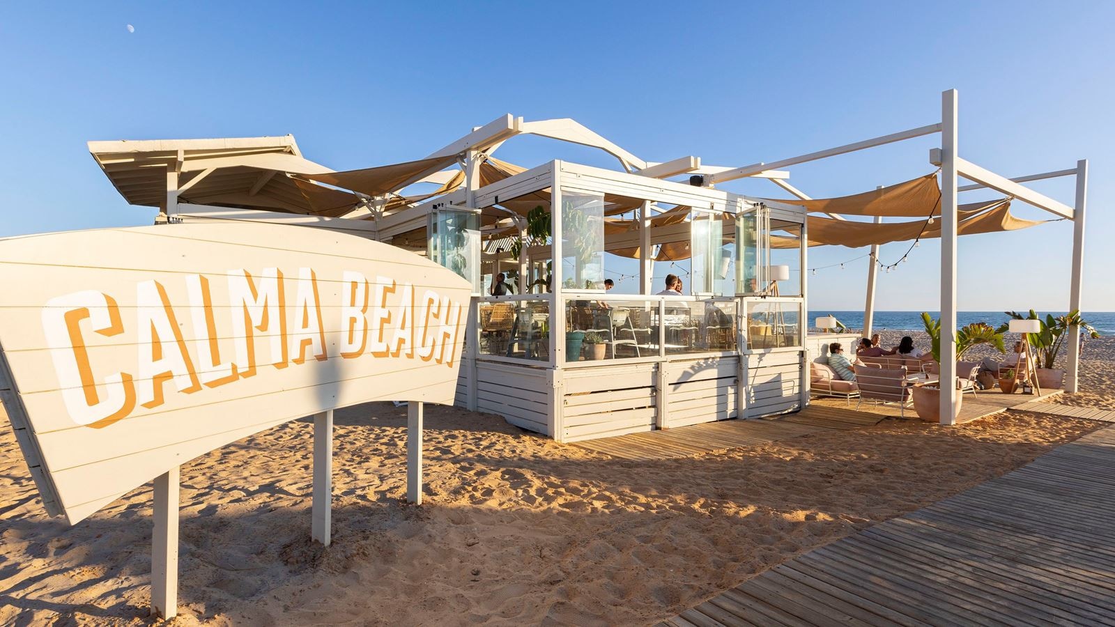 restaurants-pure-beach-club