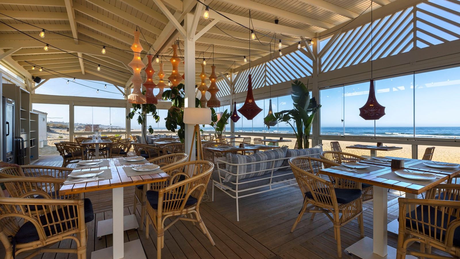restaurants-pure-beach-club