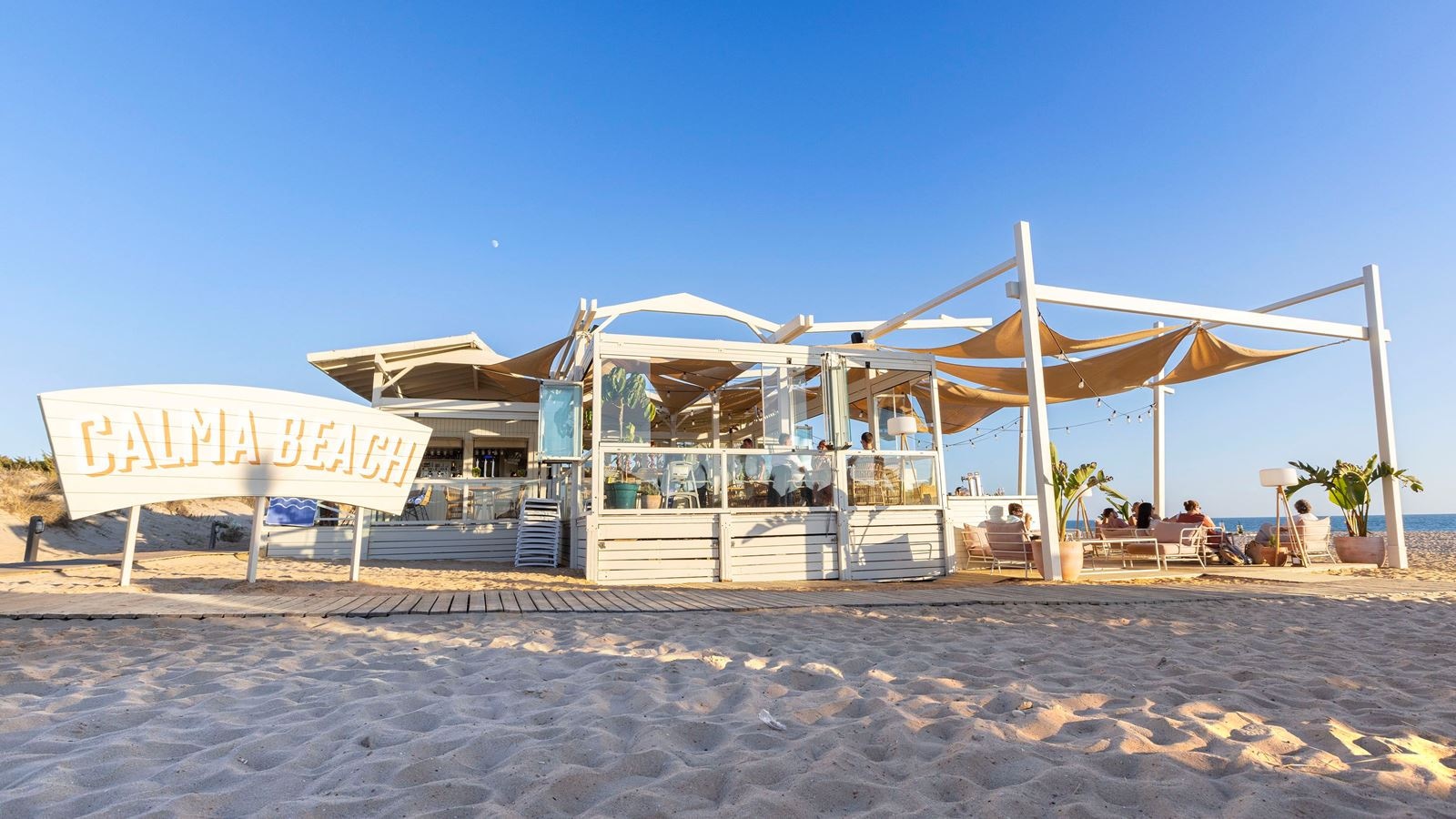 restaurants-pure-beach-club
