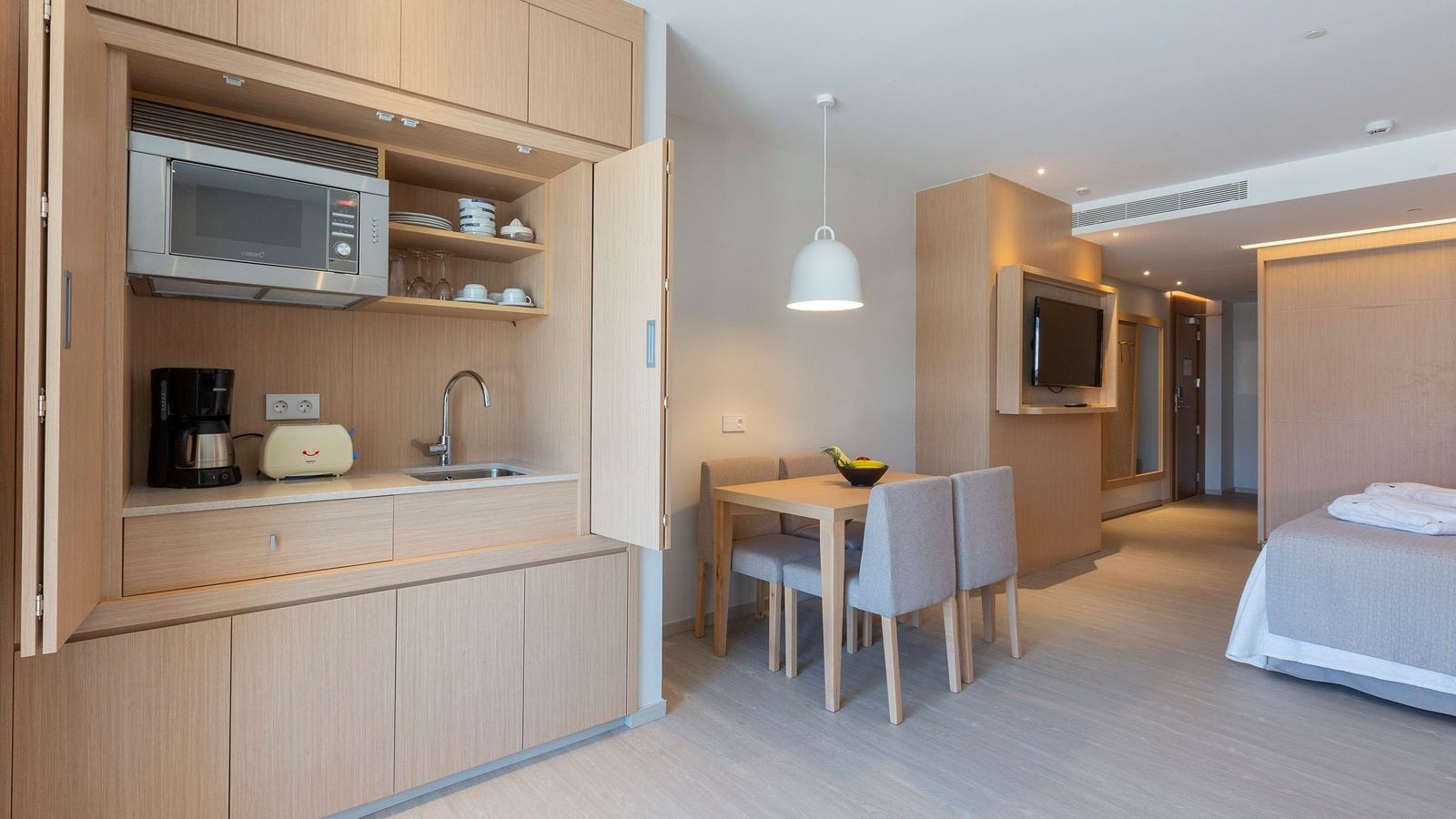 rooms-family-room-with-kitchen