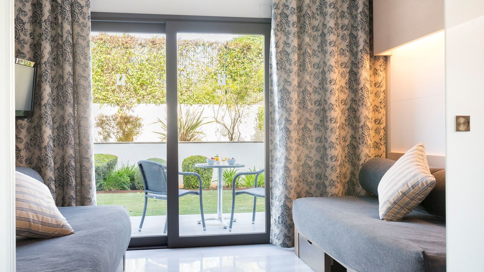 rooms-df--family-room