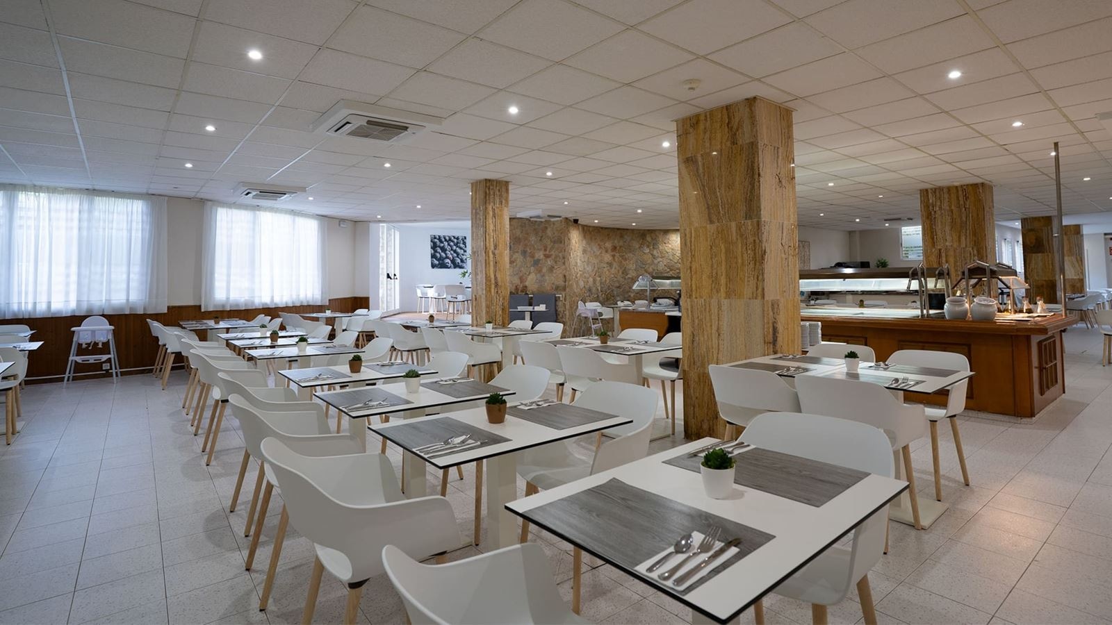 restaurants-restaurant