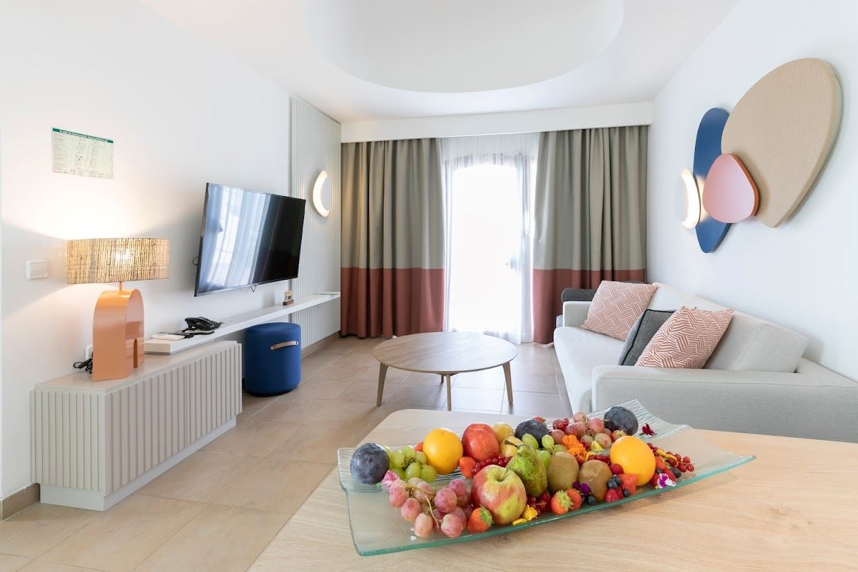 rooms-premier-suite-emblem-1-bedroom-with-terrace--sue1