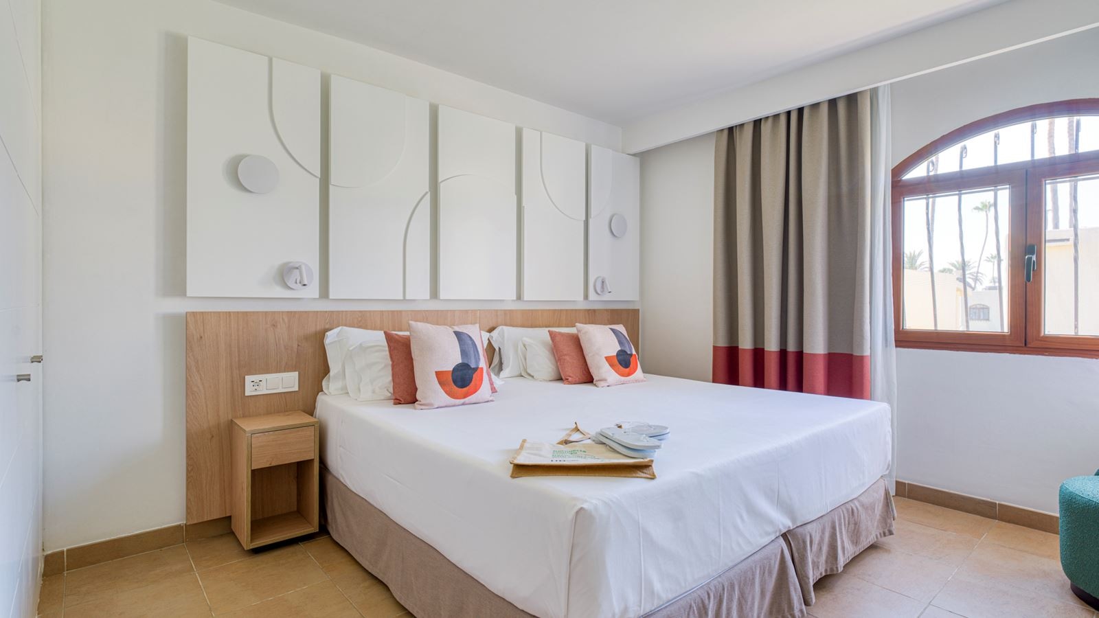 rooms-premier-villa-emblem-1-bedroom-with-terrace--v1