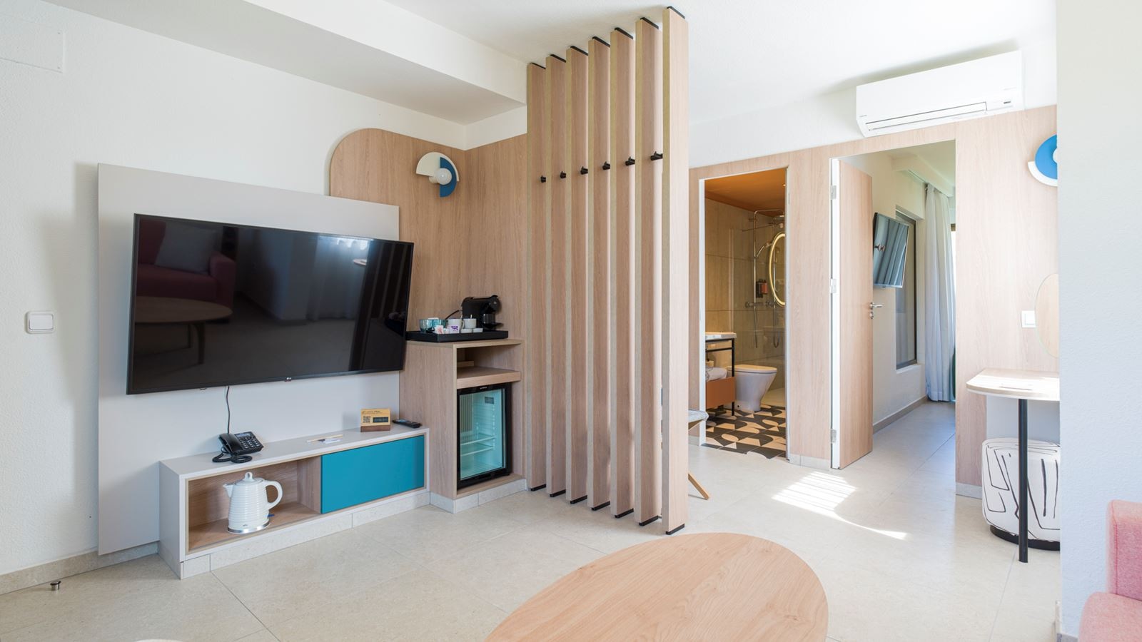 rooms-superior-suite-emblem-with-terrace--susue