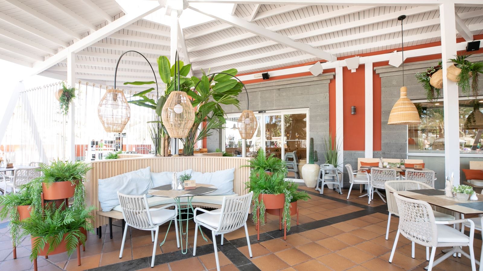 restaurants-picnic-casual-restaurant