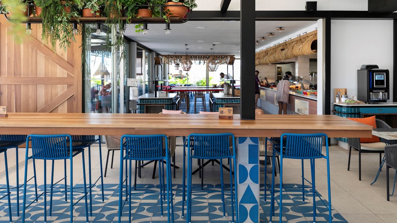 restaurants-family--joy-all-day-gastro-bar