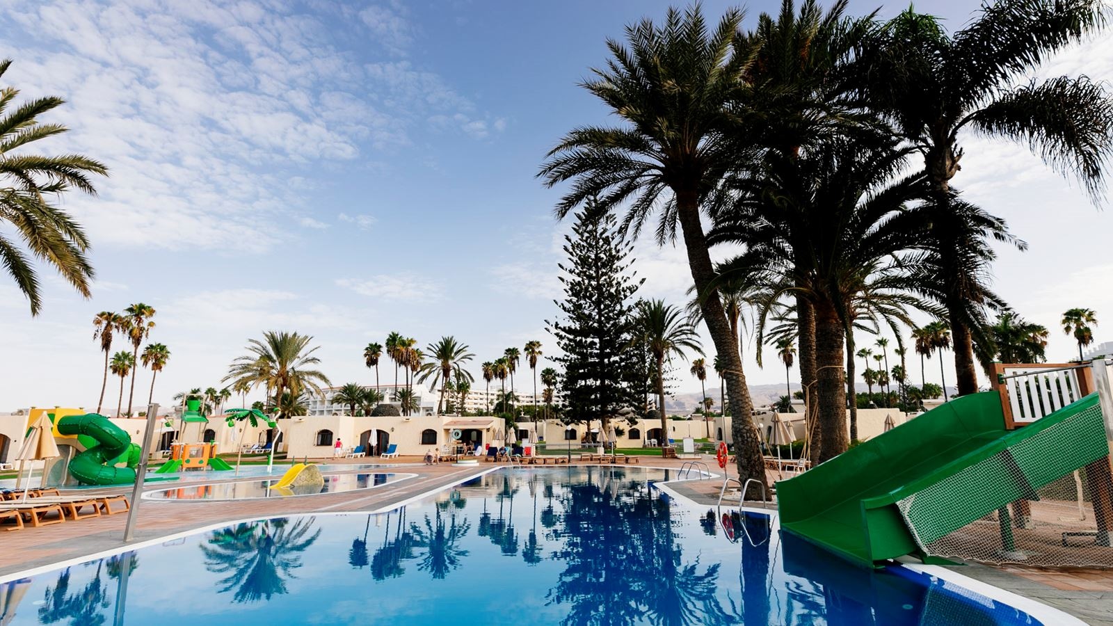 pools-outdoor-childrens-pool