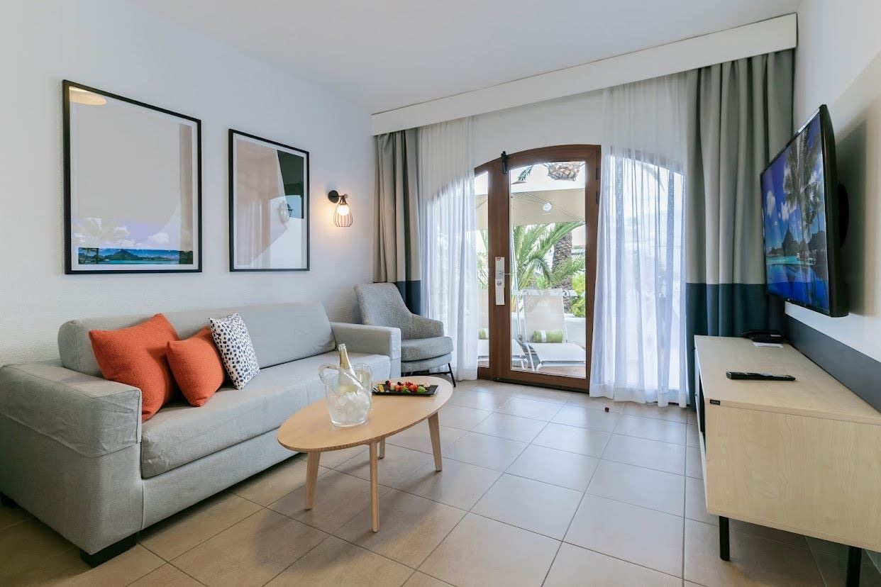 rooms-premier-suite-emblem-1-bedroom-with-terrace--sue1