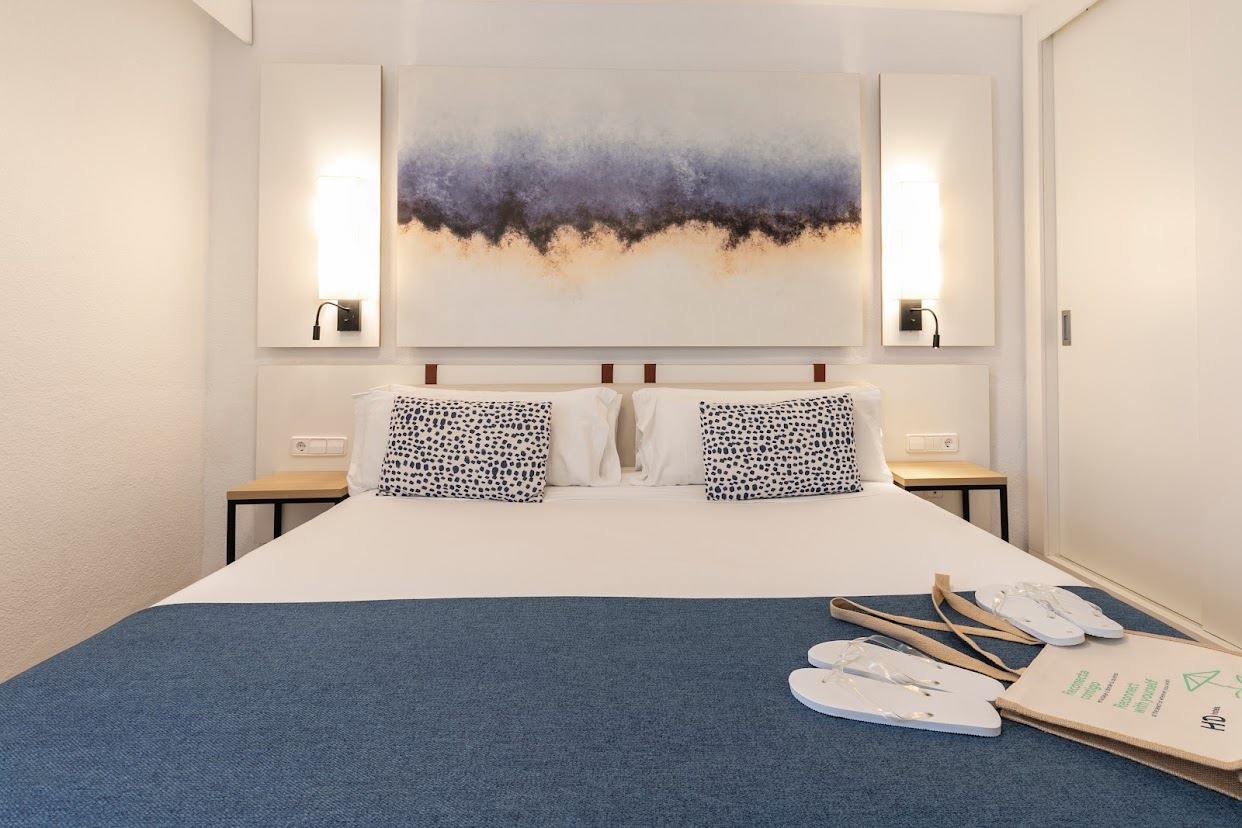 rooms-premier-suite-emblem-1-bedroom-with-terrace--sue1