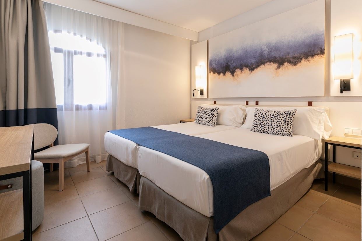 rooms-family-suite-2-bedrooms-with-terrace--pre2