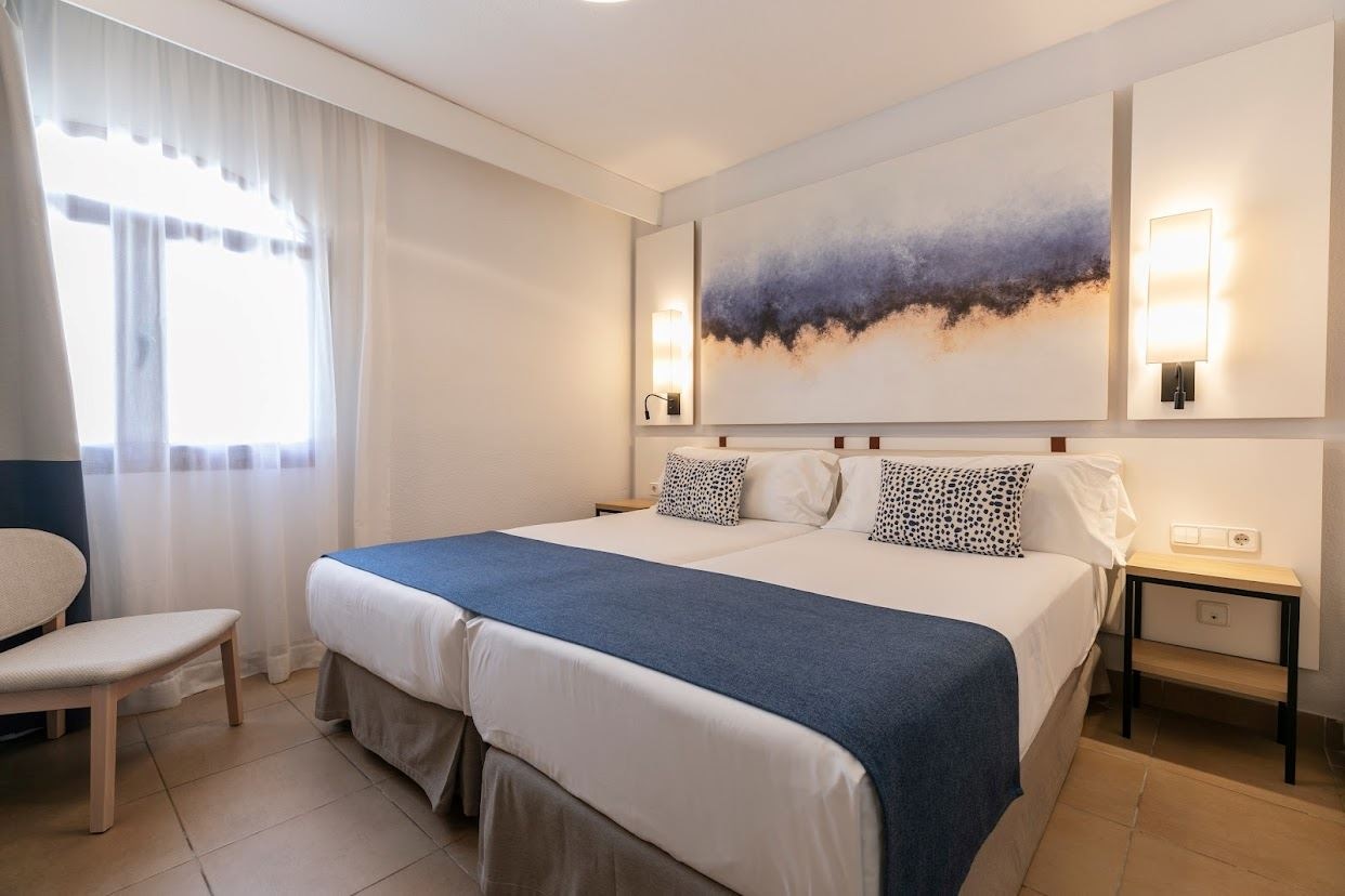 rooms-family-suite-2-bedrooms-with-terrace--pre2