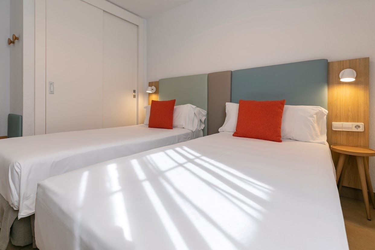 rooms-family-suite-2-bedrooms-with-terrace--pre2