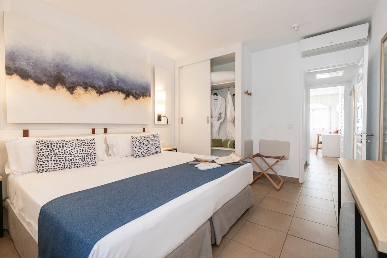 rooms-family-suite-emblem-2-bedrooms-with-terrace--sue2