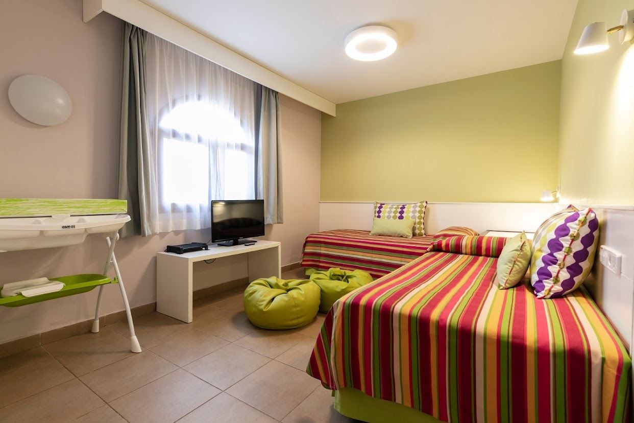 rooms-family-kid-suite-2-bedrooms-with-terrace--ks