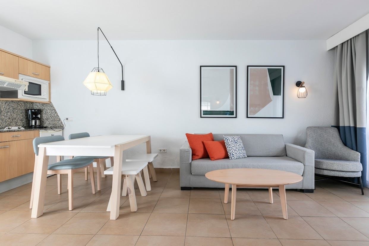 rooms-family-kid-suite-2-bedrooms-with-terrace--ks