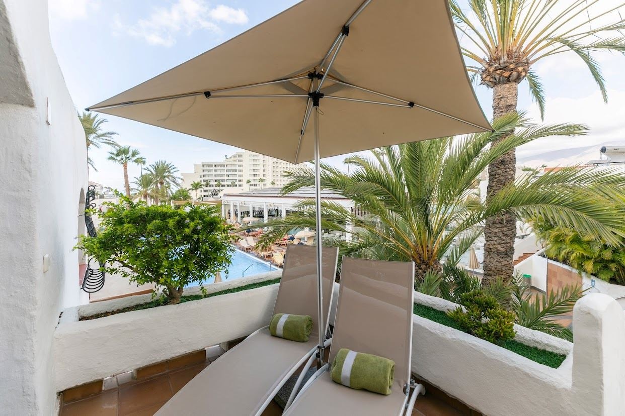 rooms-family-villa-emblem-2-bedrooms-with-terrace--v2