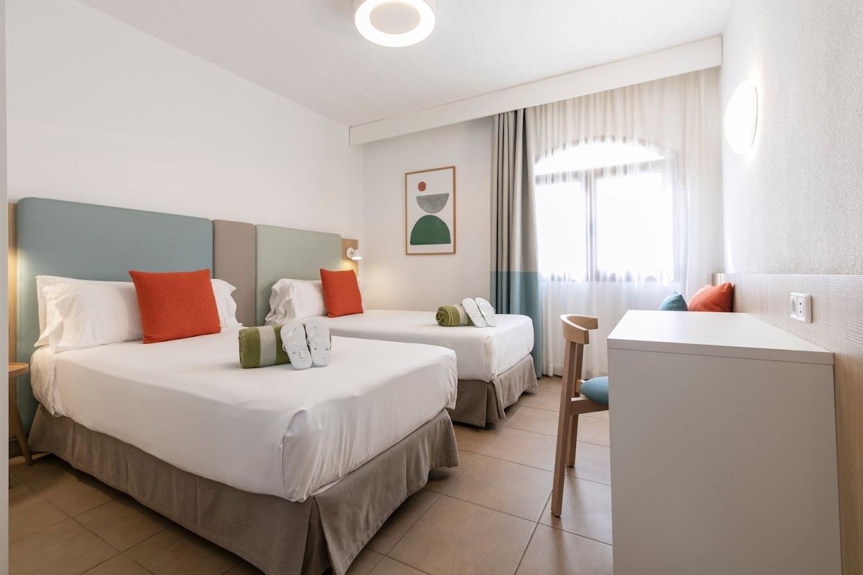 rooms-family-villa-emblem-2-bedrooms-with-terrace--v2