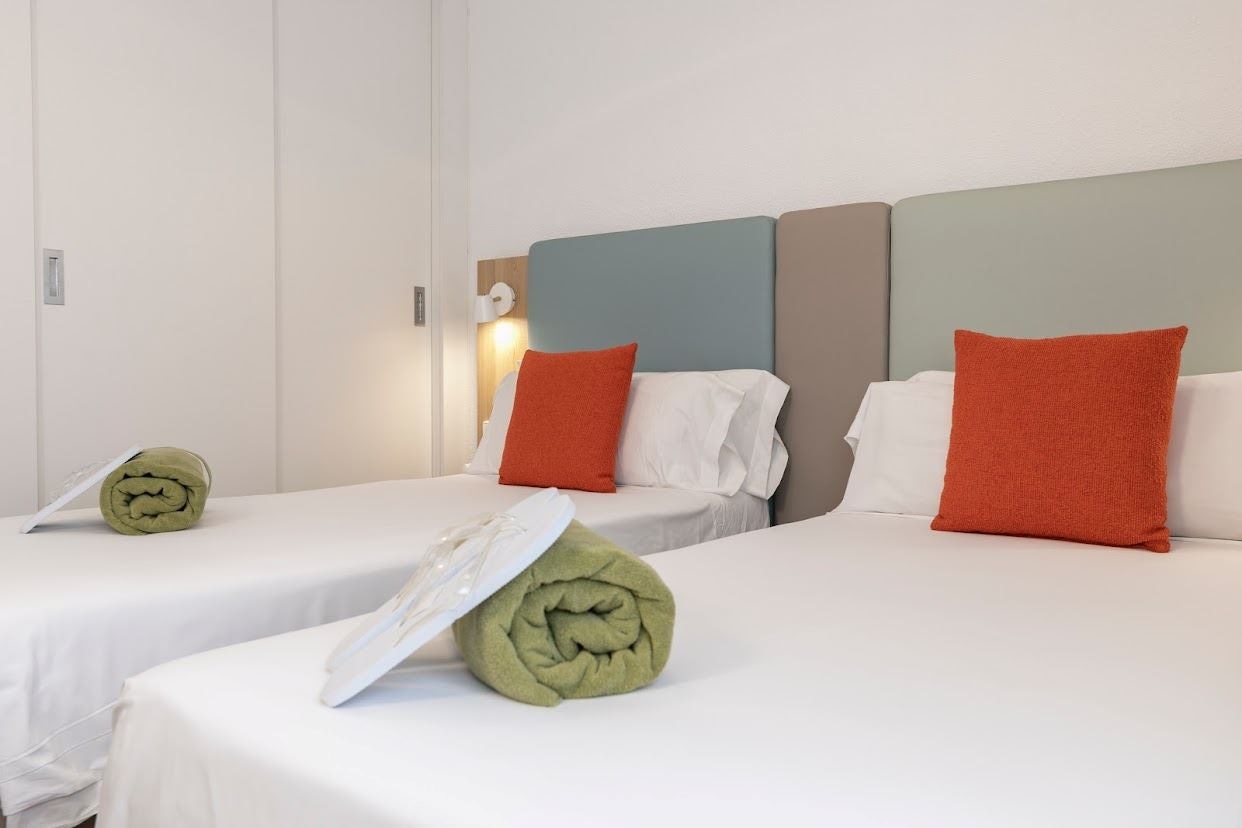 rooms-family-villa-emblem-2-bedrooms-with-terrace--v2