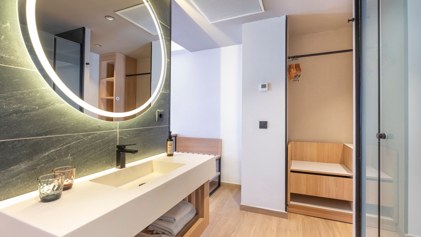 rooms-double-pool-view-room-dbl-pv