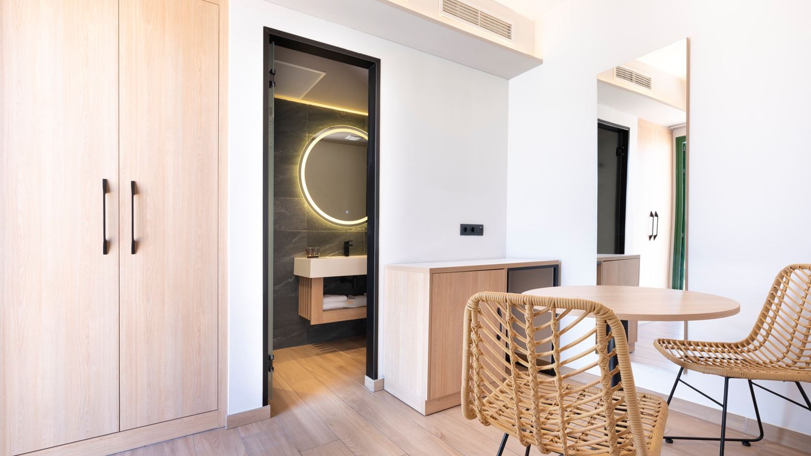 rooms-double-pool-view-room-dbl-pv