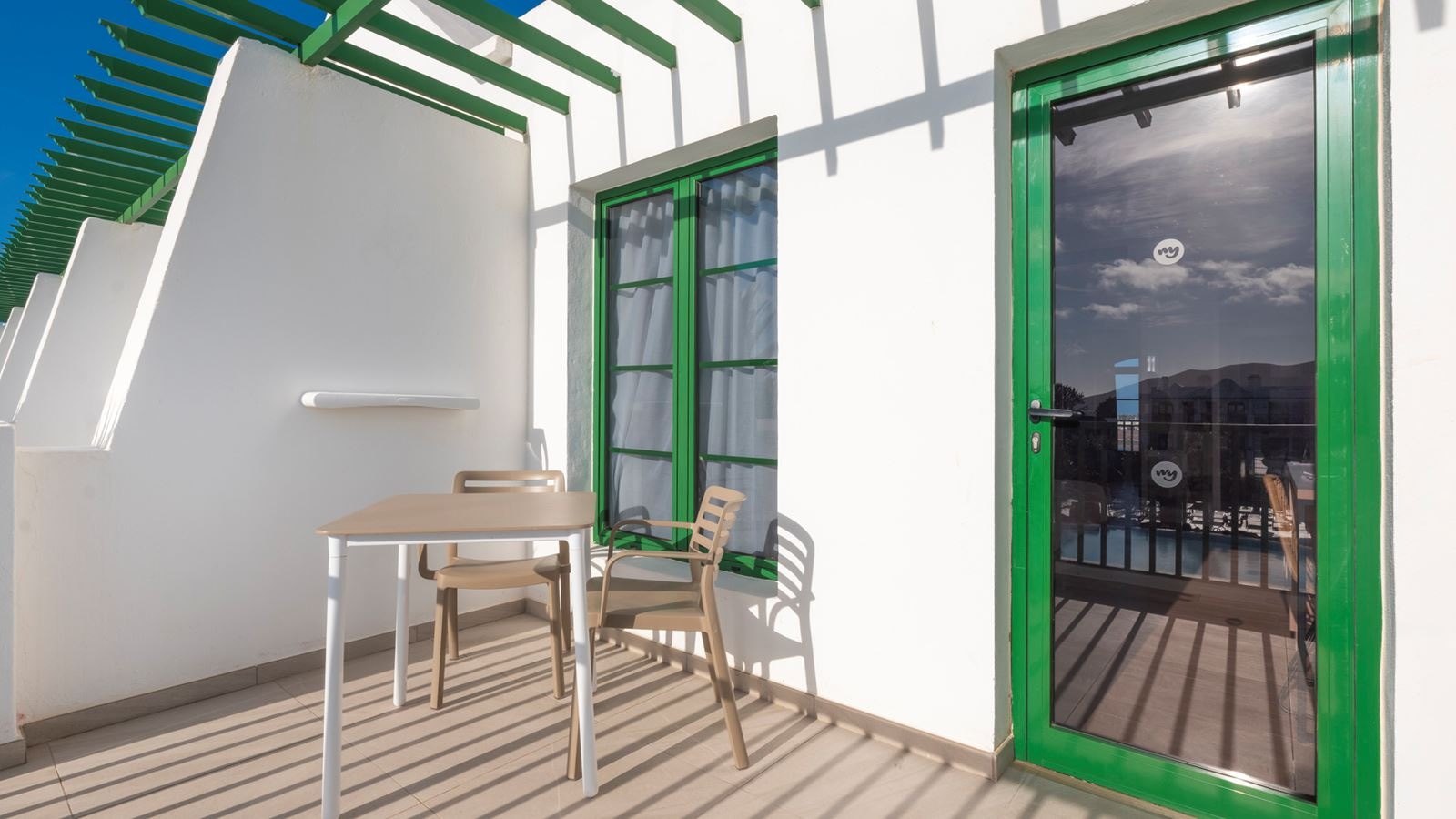 rooms-suite-with-pool-or-garden-view-and-terrace-suite