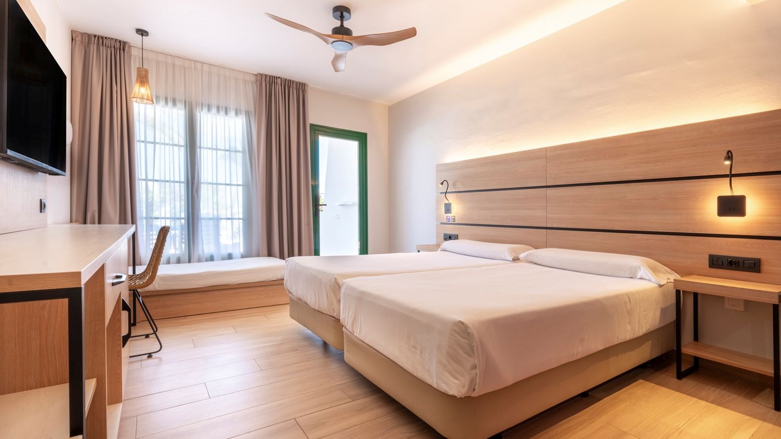 rooms-triple-room-superior-with-pool-or-garden-view-trl-sup