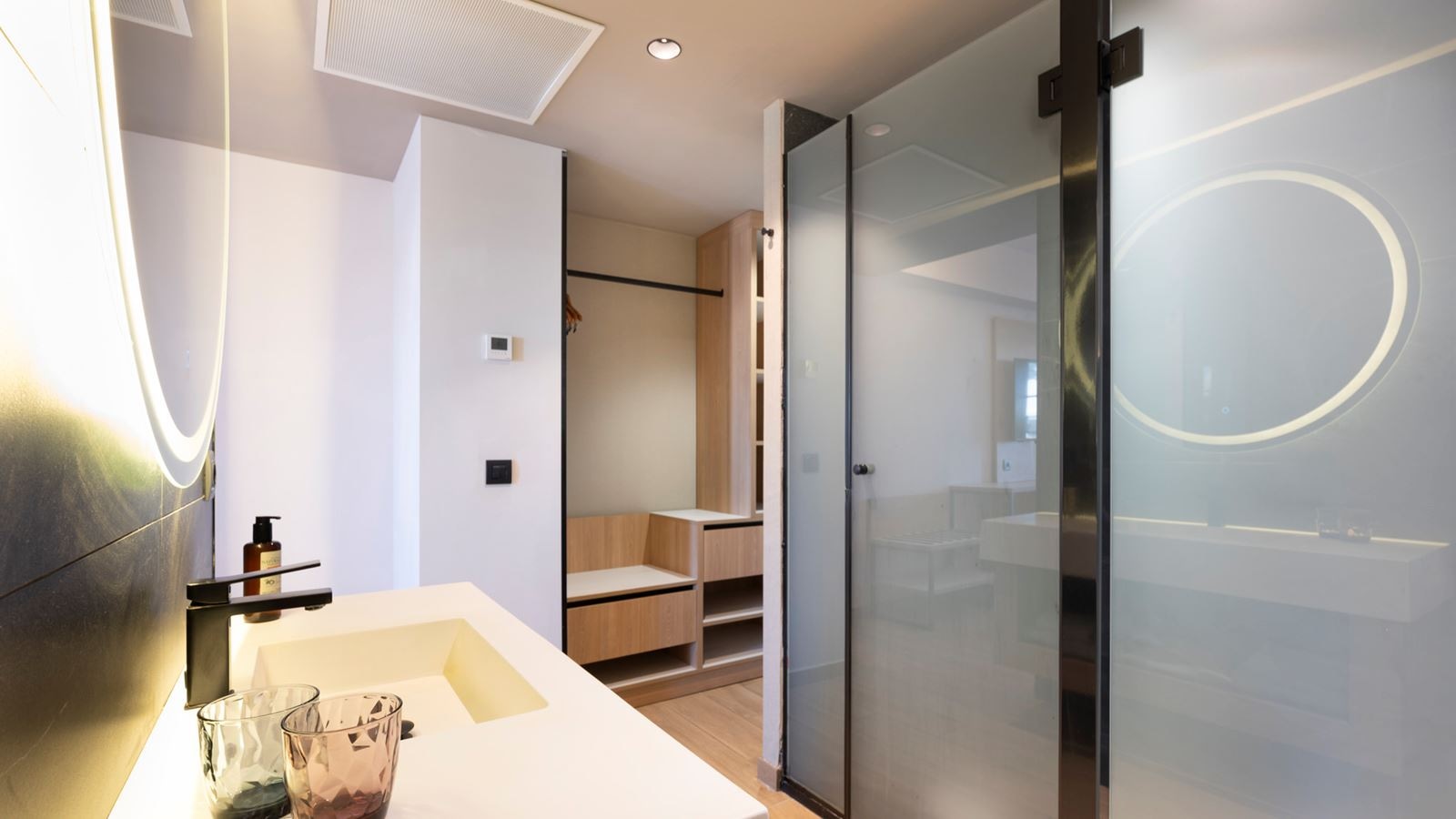 rooms-double-superior-room-single-use-with-pool-or-garden-view-dbl-sup