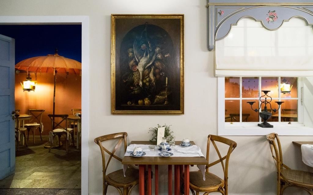 restaurants-restaurant