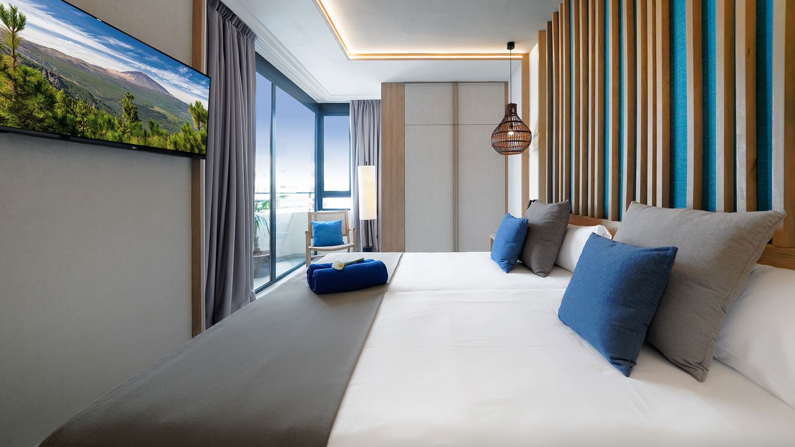 rooms-suite-adults-only-area-balcony-or-terrace